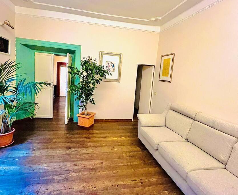 La Fornarina Apartment Rome Bagian luar foto